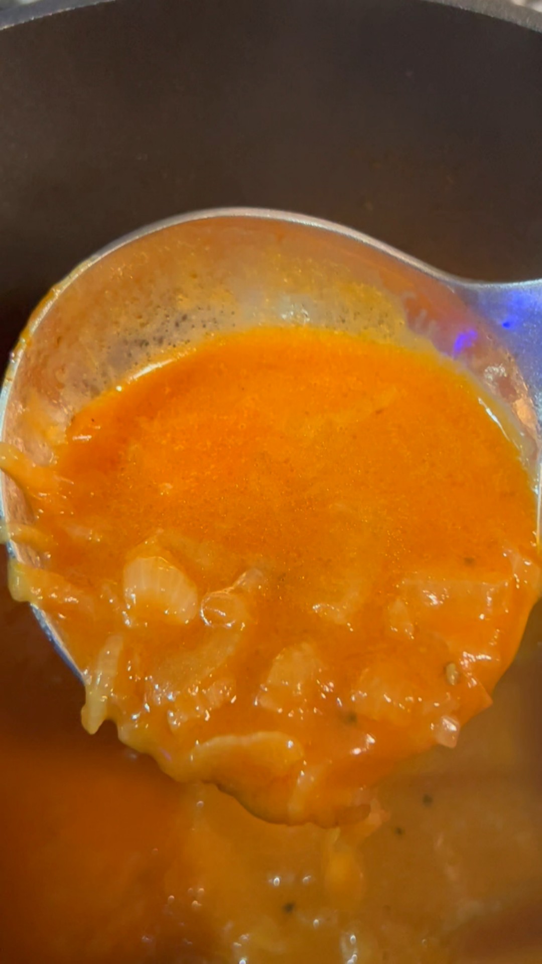 Showstopping onion gravy